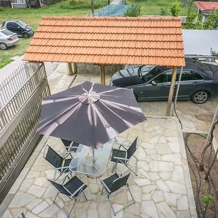 Fotini Epavlis *
